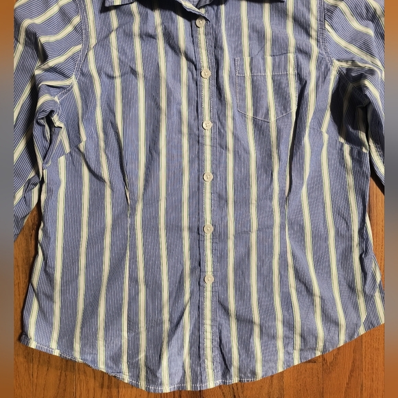 L.L.Bean Button Down Blouse, Women's Medium, Blue, Green, White Stripe/Dots - Picture 3 of 10